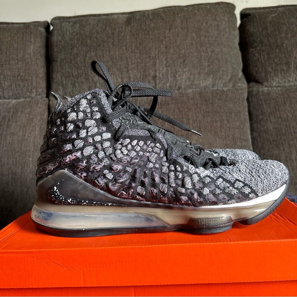 Lebron 17 black and grey